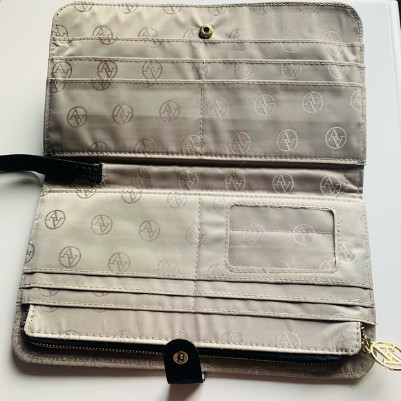 Wrist wallet - Picture 3 of 3